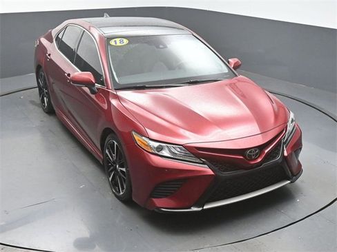 Used 2018 Toyota Camry XSE image 39