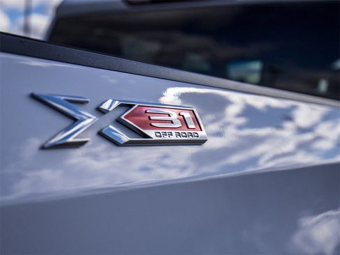 Used 2024 GMC Sierra 1500 SLT w/ SLT Convenience Package image 10