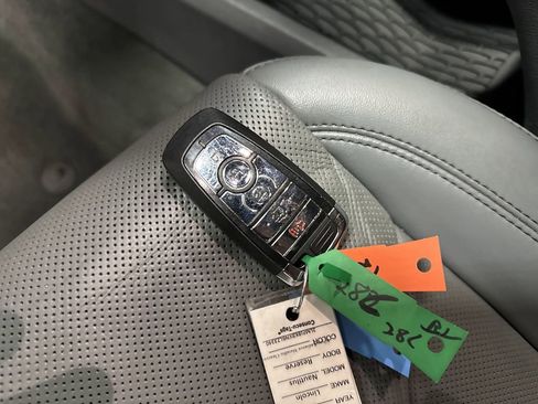 Used 2022 Lincoln Nautilus Reserve image 29