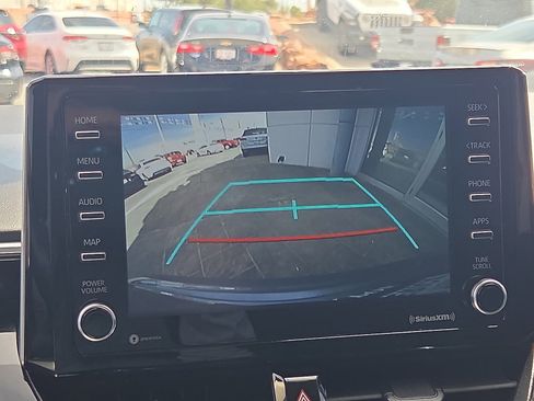 Used 2021 Toyota Corolla LE image 10