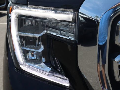 Used 2022 GMC Sierra 1500 Denali w/ Denali Premium Package AWD/4WD image 9
