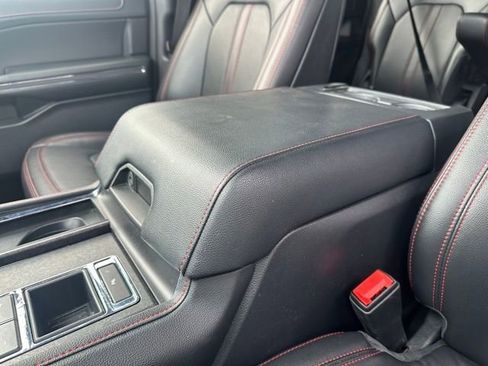Used 2023 Ford Expedition Limited image 11