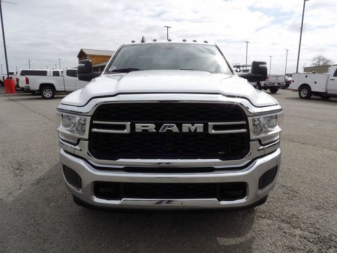 Used 2024 RAM 3500 Tradesman w/ Chrome Appearance Group AWD/4WD image 12