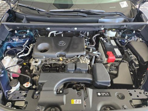 Used 2025 Toyota RAV4 XLE image 9
