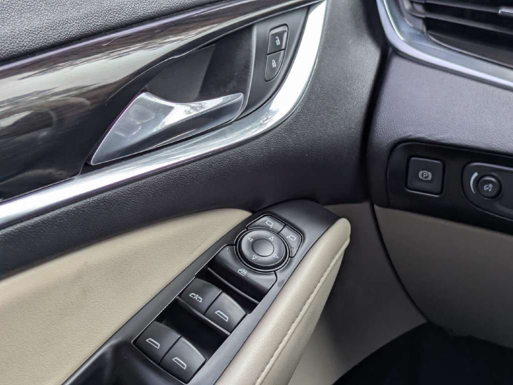 Used 2019 Buick Enclave Essence FWD image 24