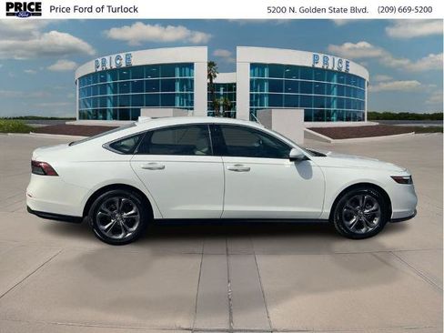 Used 2023 Honda Accord EX image 4