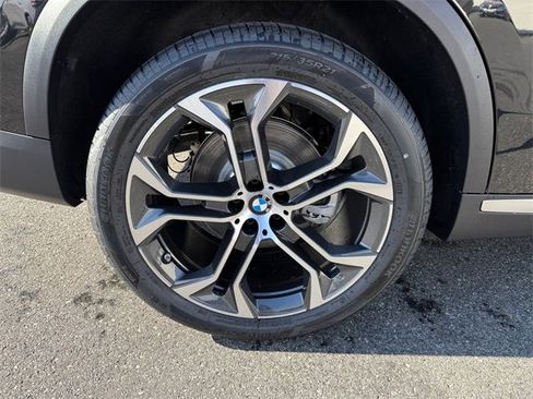 New 2026 BMW X5 xDrive40i w/ Climate Comfort Package image 17