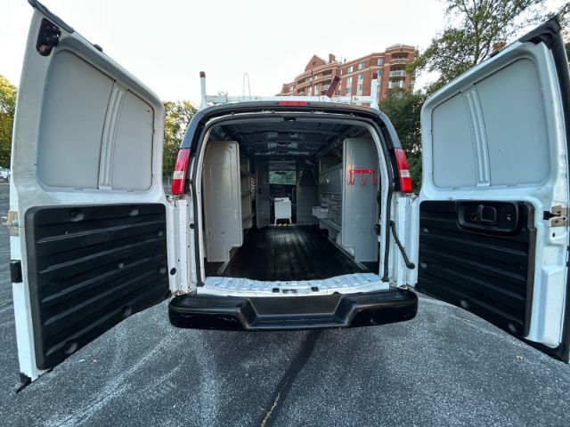 Used 2018 Chevrolet Express 2500 w/ Driver Convenience Package RWD image 32