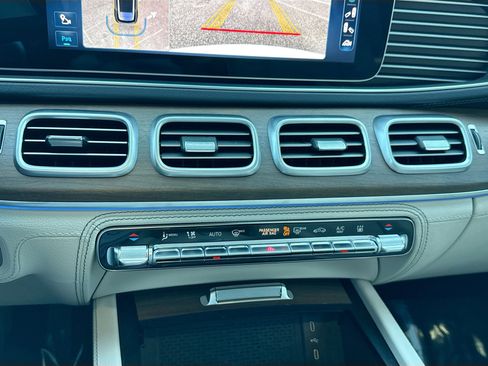 Used 2024 Mercedes-Benz GLE 450e 4MATIC image 33