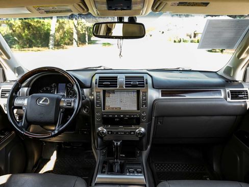 Used 2018 Lexus GX 460 Premium AWD/4WD image 14