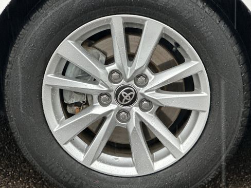 Used 2025 Toyota Camry LE image 25