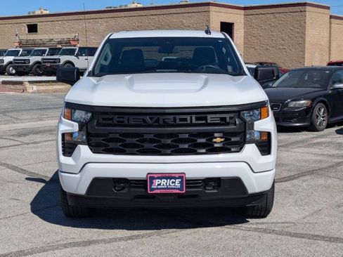 Used 2024 Chevrolet Silverado 1500 Custom image 2