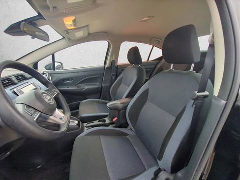Used 2025 Nissan Versa SV image 14