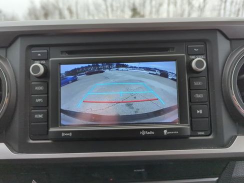 Used 2017 Toyota Tacoma SR5 image 23