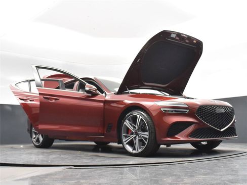 Used 2025 Genesis G70 2.5T w/ Sport Prestige Package image 21