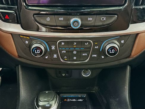Used 2019 Chevrolet Traverse High Country AWD/4WD image 16