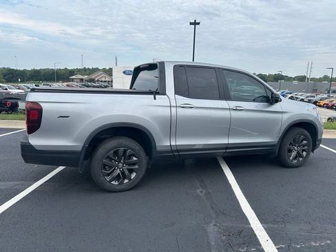 Used 2024 Honda Ridgeline Sport image 13