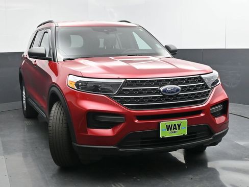 Used 2020 Ford Explorer XLT image 8