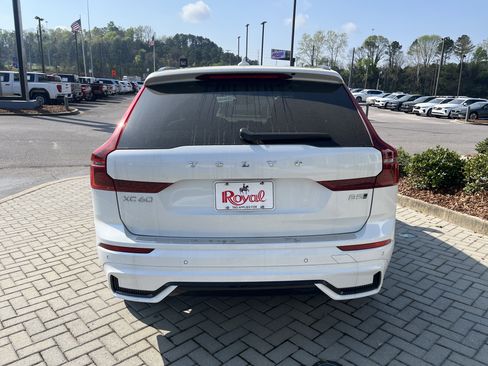 New 2026 Volvo XC60 B5 Plus w/ Protection Package Premier AWD/4WD image 4