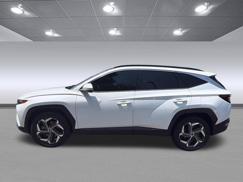 Certified 2022 Hyundai Tucson Limited AWD/4WD image 10