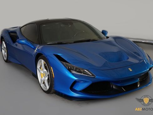 Used 2022 Ferrari F8 Tributo image 2