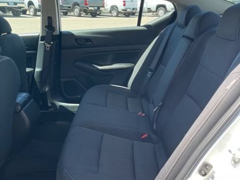 Used 2025 Nissan Altima 2.5 SV FWD image 29