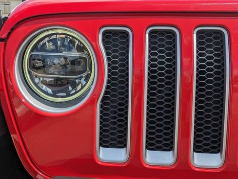 Used 2019 Jeep Wrangler Unlimited Sahara w/ Dual Top Group AWD/4WD image 11