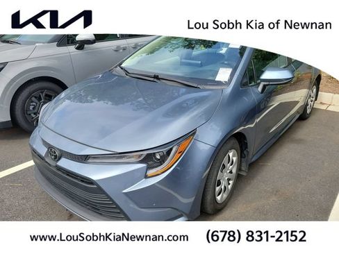 Used 2025 Toyota Corolla LE FWD image 1