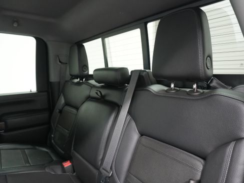 Used 2022 GMC Sierra 3500 Denali w/ Denali Black Diamond Edition AWD/4WD image 15