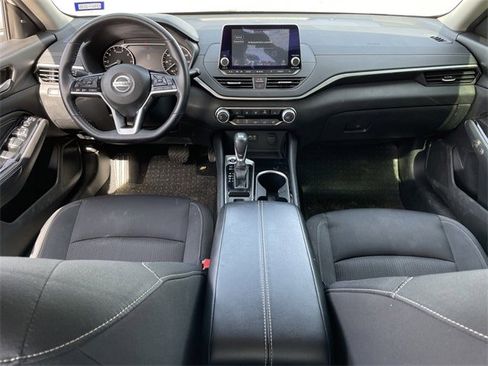 Used 2021 Nissan Altima 2.5 SV w/ SV Premium Package image 10
