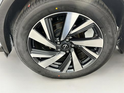 Used 2023 Nissan Murano SL w/ Cargo Package FWD image 11