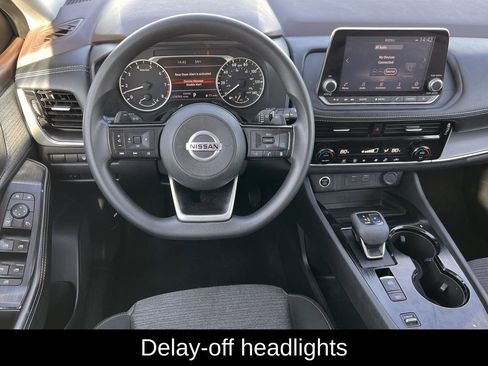 Used 2021 Nissan Rogue SV image 14