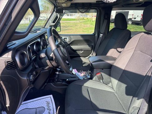 Used 2023 Jeep Wrangler Sport AWD/4WD image 9
