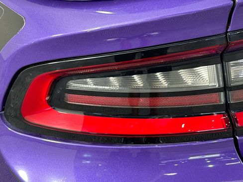 Used 2019 Dodge Charger SXT RWD image 34