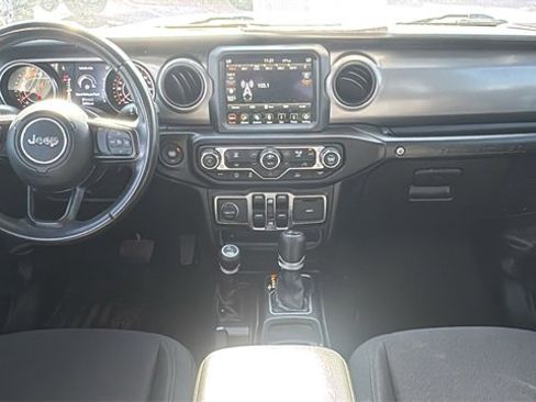 Used 2022 Jeep Wrangler Unlimited Sport image 15