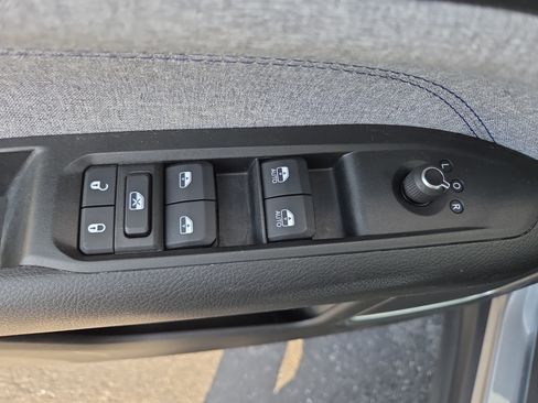 Certified 2022 Jeep Compass Latitude AWD/4WD image 31