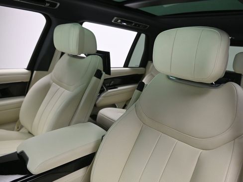 Used 2025 Land Rover Range Rover Long Wheelbase Autobiography image 22