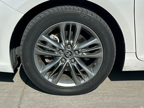 Used 2016 Toyota Camry SE FWD image 12