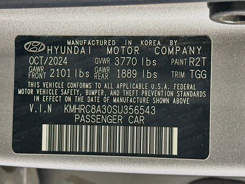 Used 2025 Hyundai Venue SEL FWD image 12