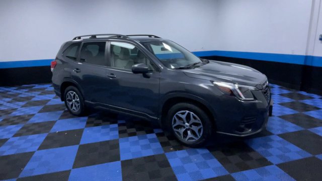 Used 2023 Subaru Forester Premium AWD/4WD image 2