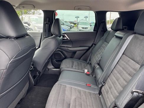 Used 2023 Mitsubishi Outlander SE AWD/4WD image 12