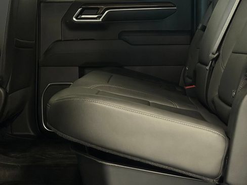 Used 2022 Chevrolet Silverado 1500 LT Trail Boss w/ LT Trail Boss Premium Package AWD/4WD image 22