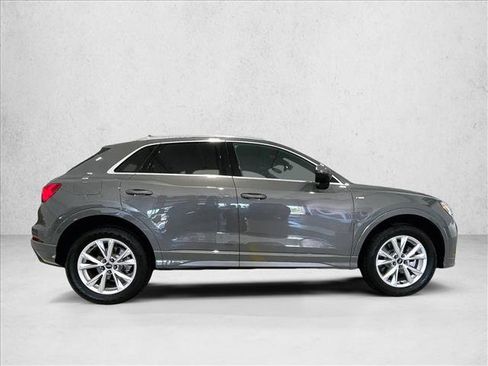 Used 2024 Audi Q3 2.0T Premium w/ Convenience Package AWD/4WD image 5