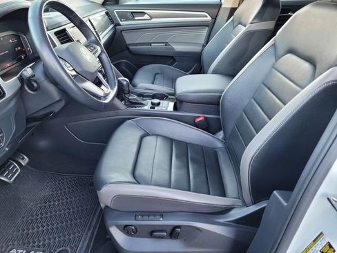 Used 2022 Volkswagen Atlas SEL Premium image 17