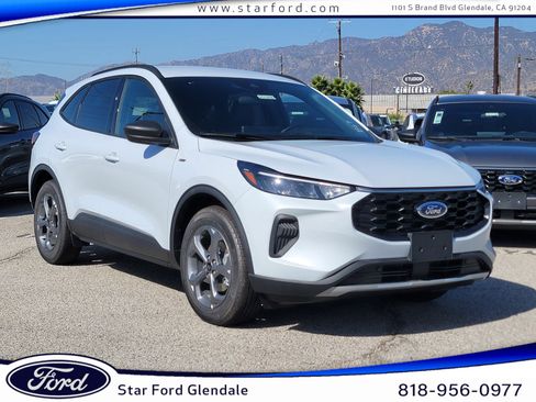 New 2025 Ford Escape ST-Line w/ Tech Pack #1 FWD image 1