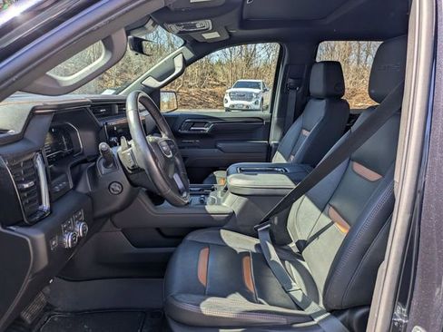 Certified 2022 GMC Sierra 1500 AT4 w/ AT4 Premium Package AWD/4WD image 26
