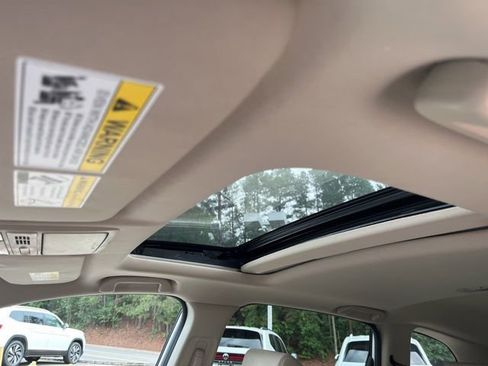 Used 2017 Honda CR-V Touring image 11