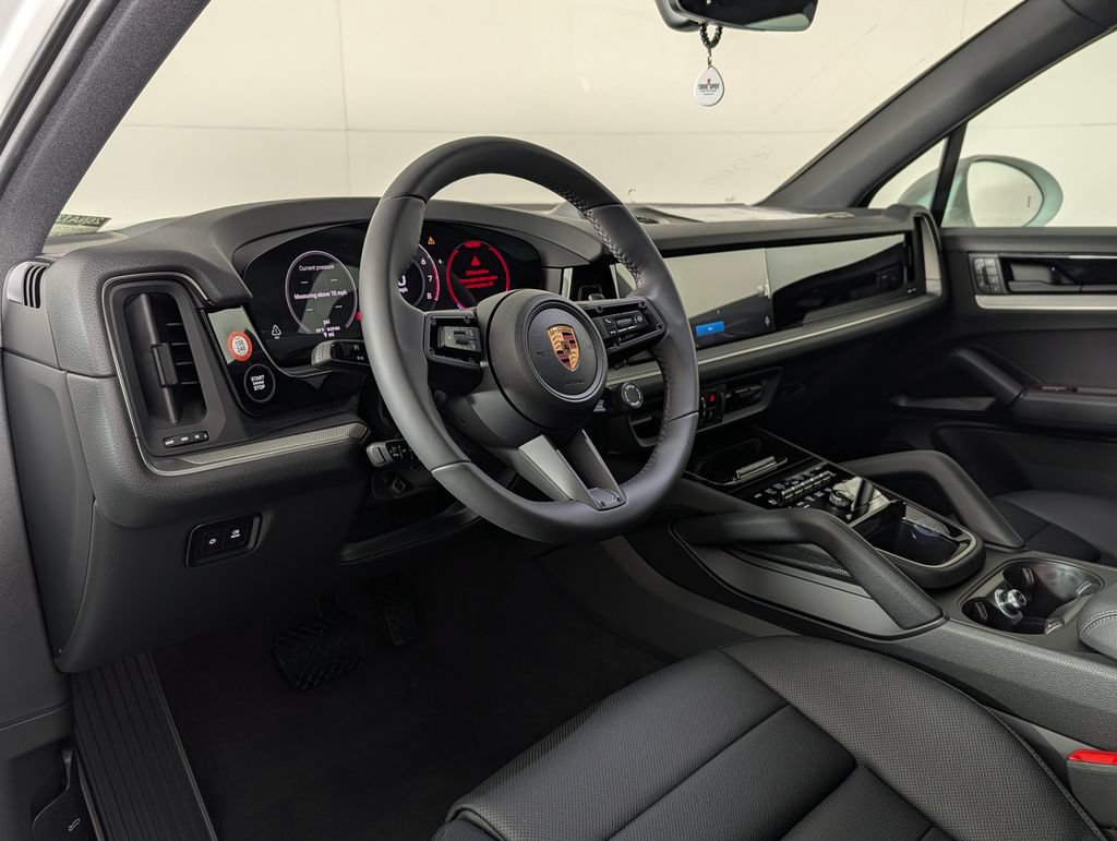 Certified 2026 Porsche Cayenne AWD/4WD image 4