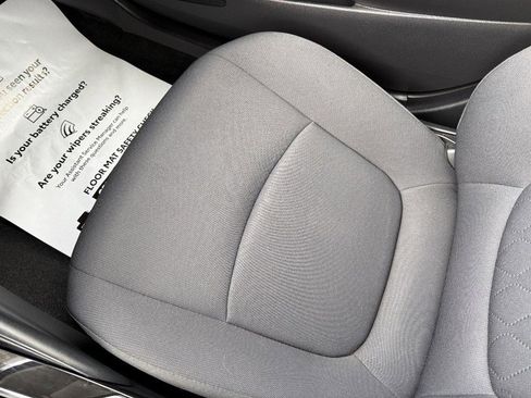 Used 2022 Toyota Corolla LE w/ LE Convenience Package image 27