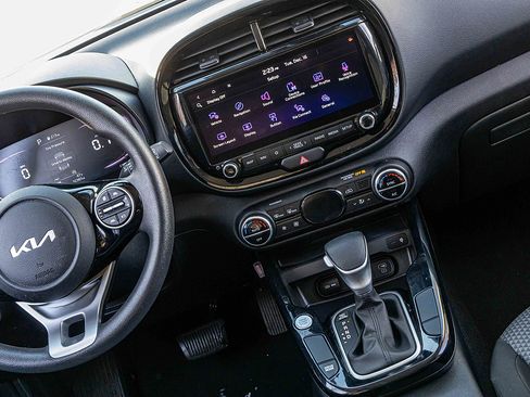 Certified 2023 Kia Soul S image 19